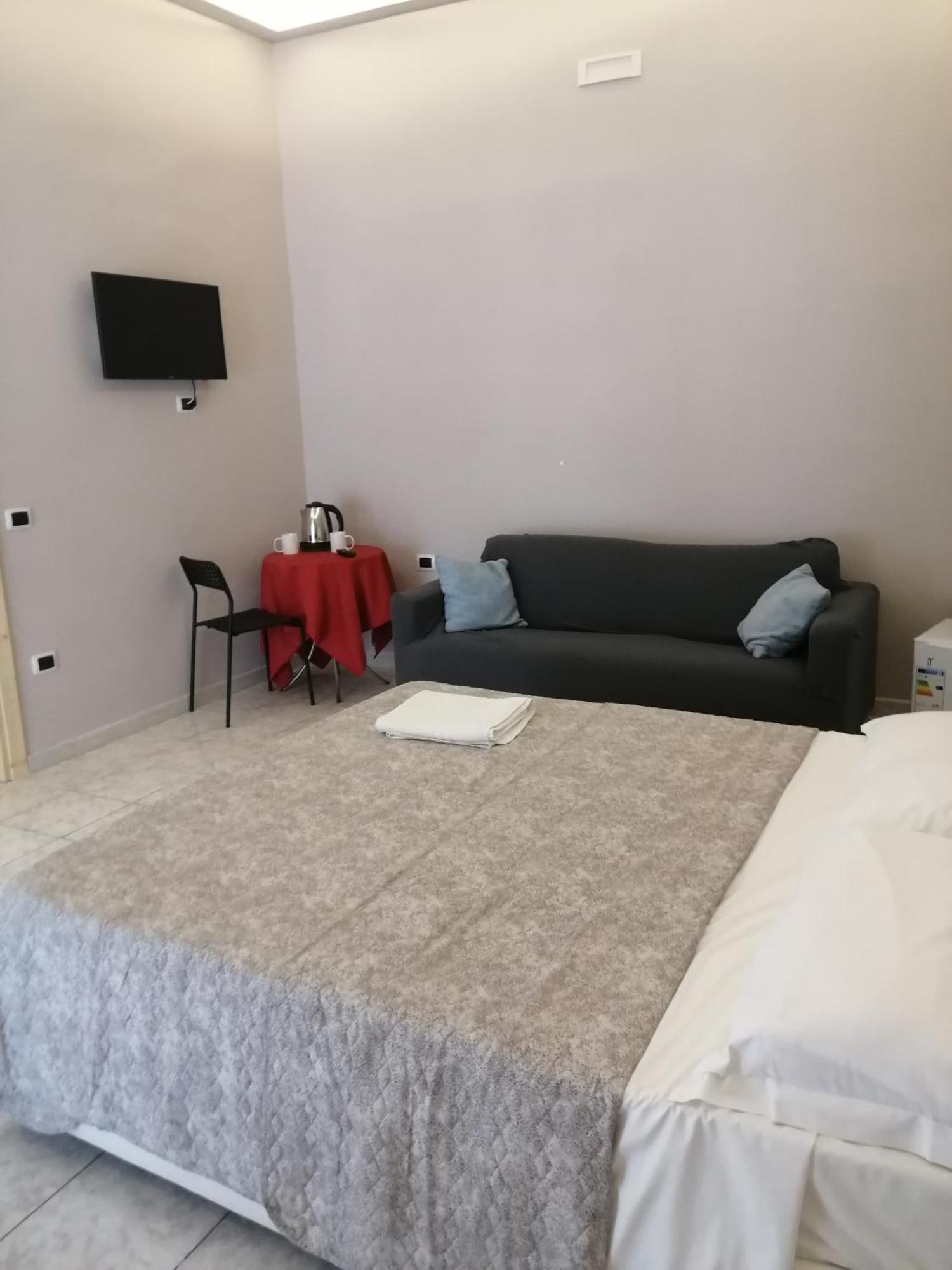 Guest House Francesco 那不勒斯 外观 照片