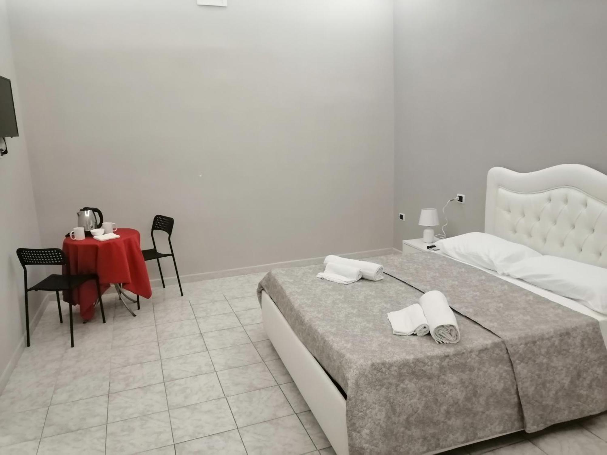 Guest House Francesco 那不勒斯 外观 照片