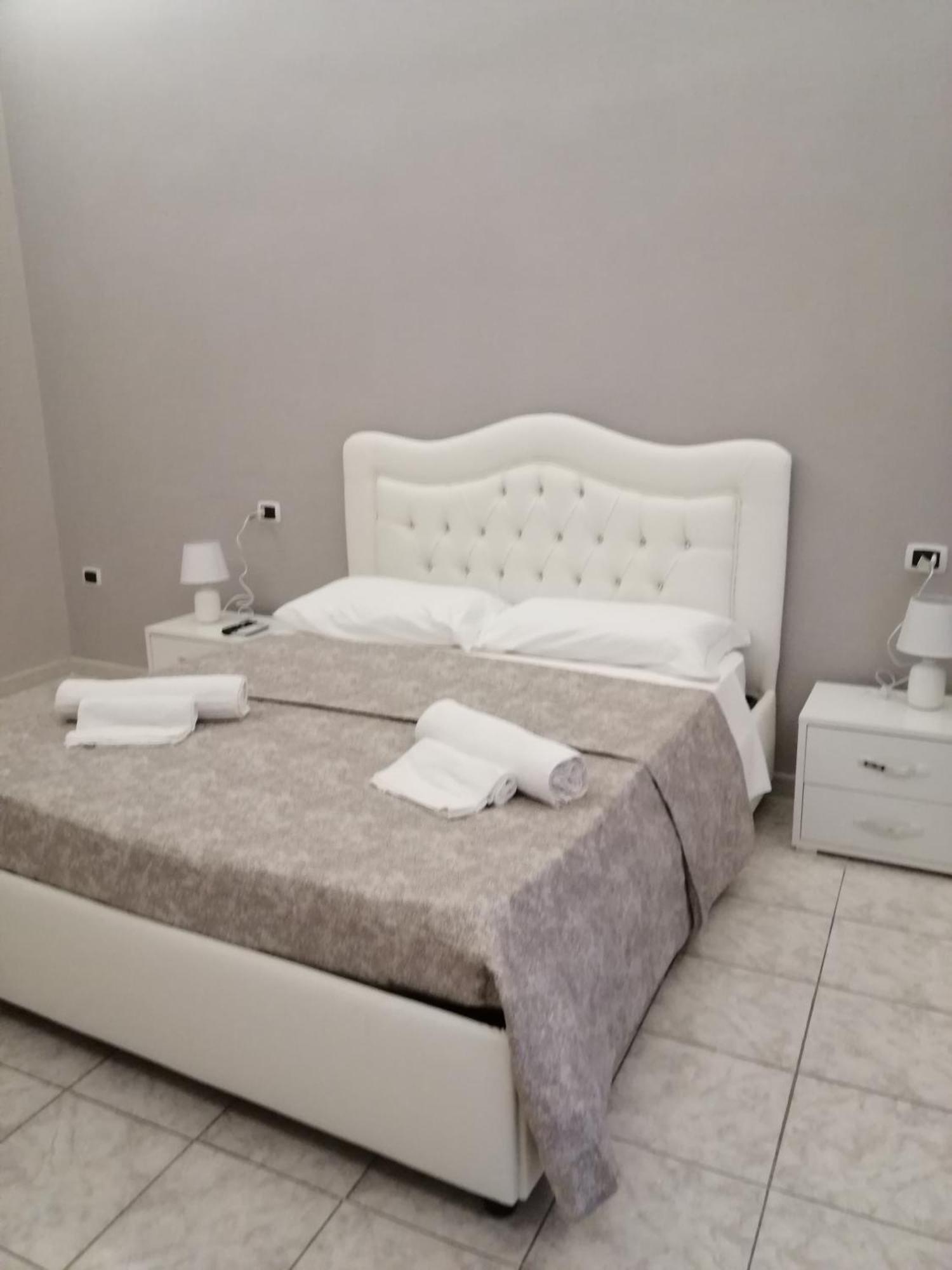 Guest House Francesco 那不勒斯 外观 照片