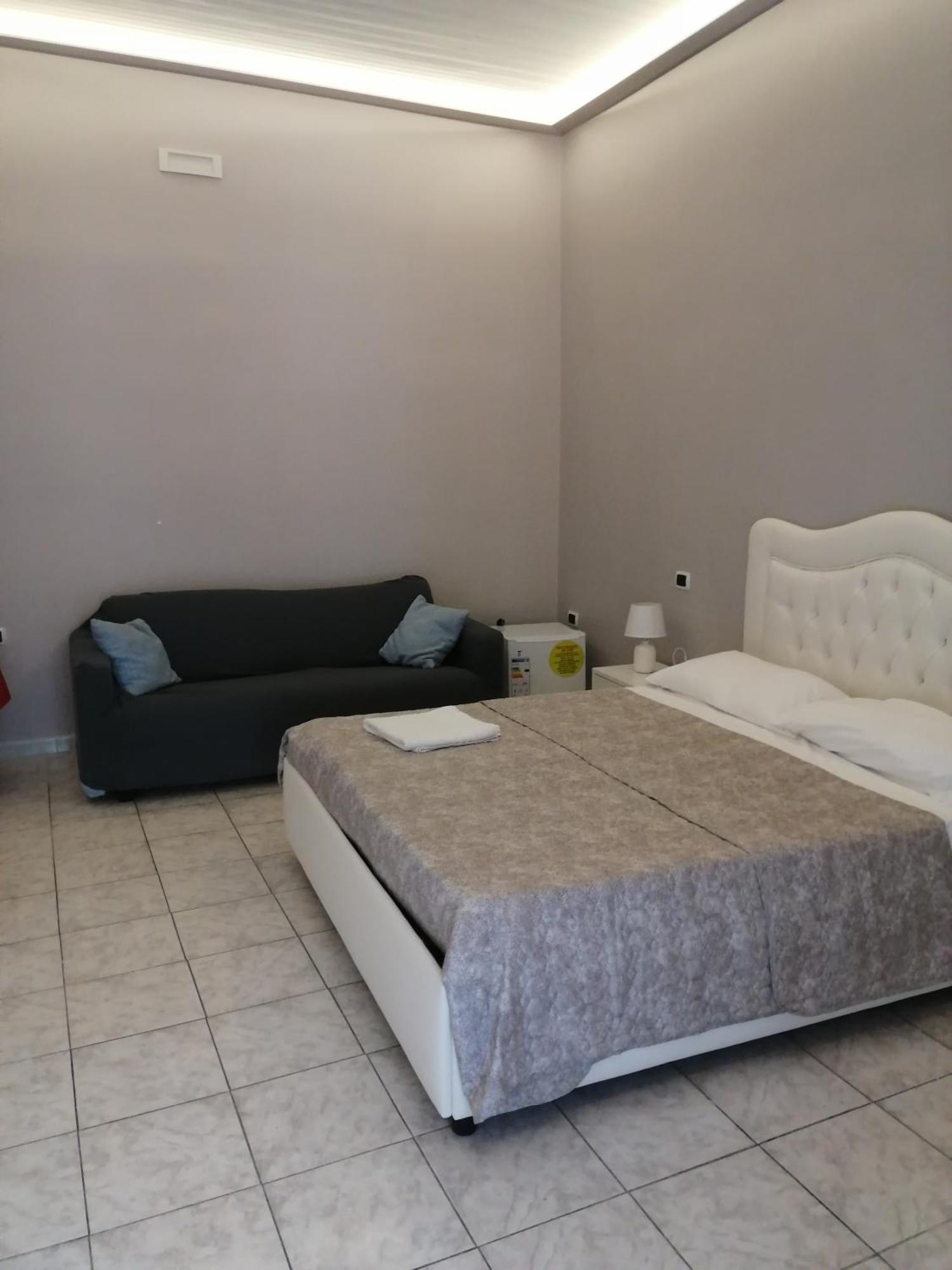 Guest House Francesco 那不勒斯 外观 照片